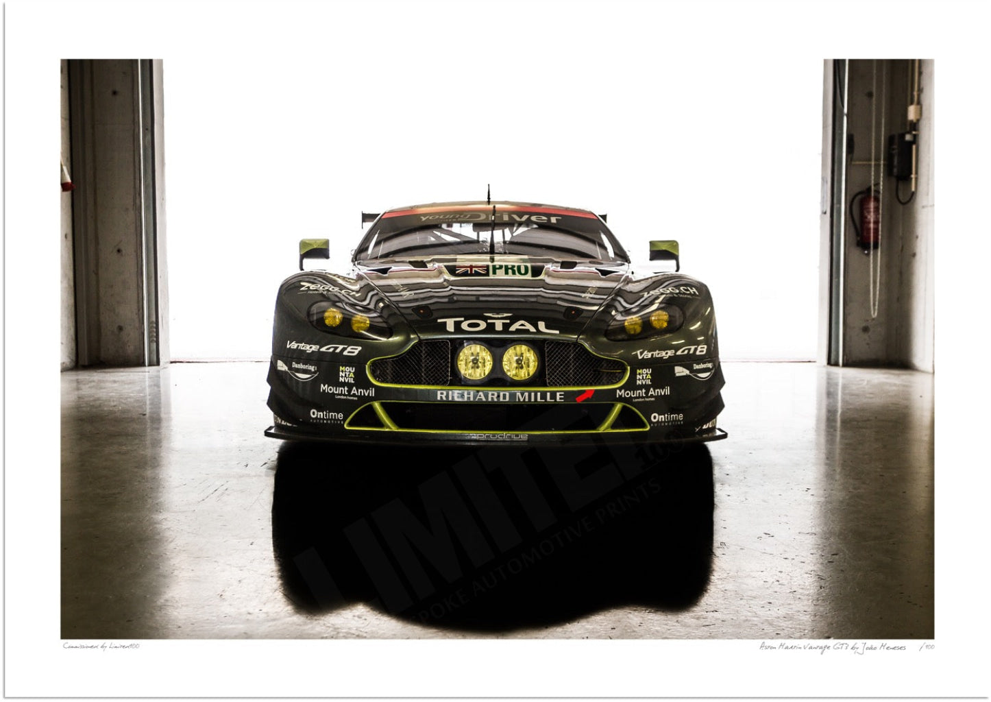 Aston Martin GT3 at Autódromo Internacional do Algarve